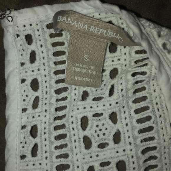 Banana Republic eyelet tank size small - Picture 3 of 4